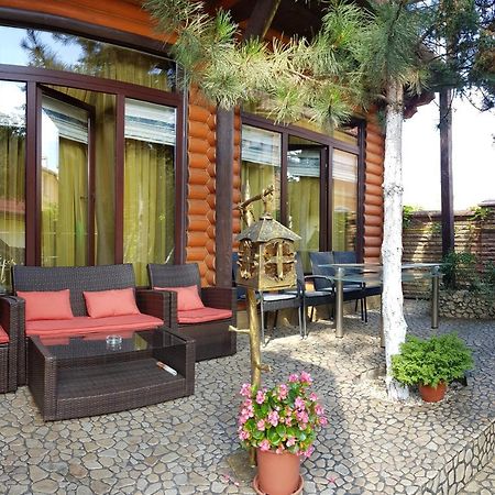 Luxury Villa With Pool And Sauna แชร์นิฟซี ภายนอก รูปภาพ