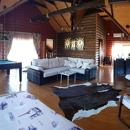 Luxury Villa With Pool And Sauna แชร์นิฟซี ภายนอก รูปภาพ