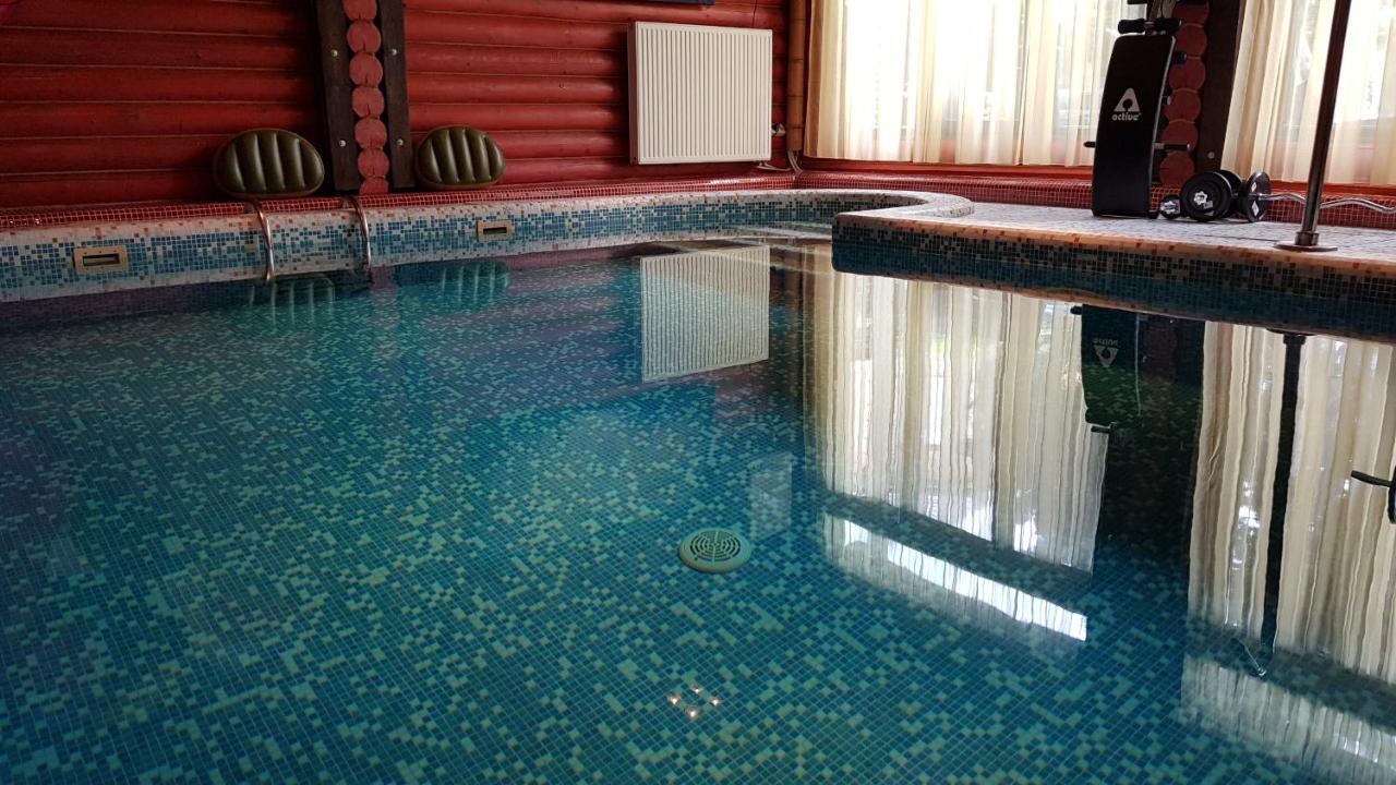 Luxury Villa With Pool And Sauna แชร์นิฟซี ภายนอก รูปภาพ