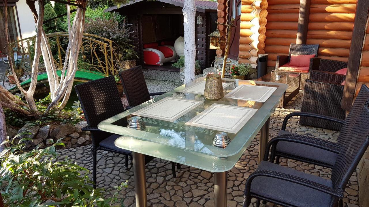 Luxury Villa With Pool And Sauna แชร์นิฟซี ภายนอก รูปภาพ