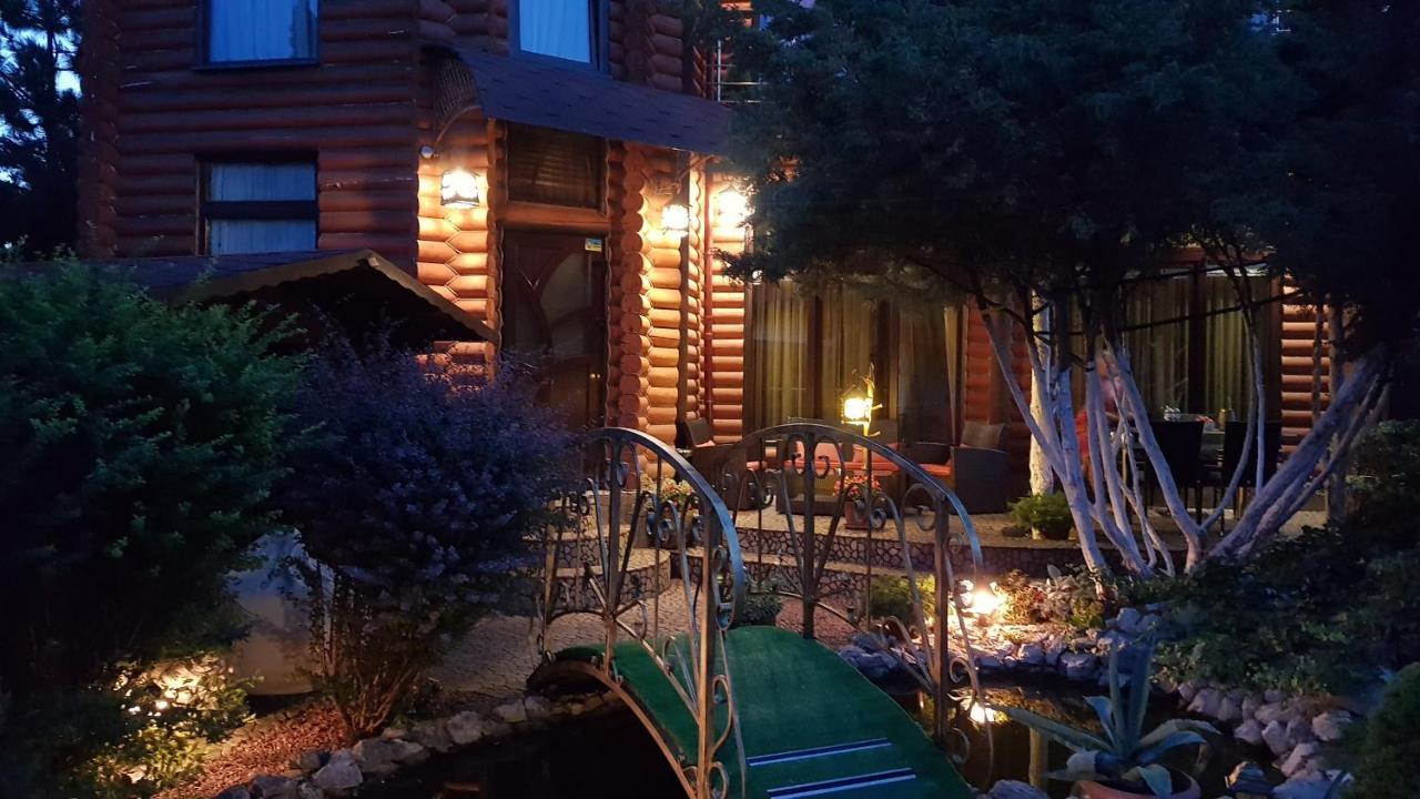 Luxury Villa With Pool And Sauna แชร์นิฟซี ภายนอก รูปภาพ