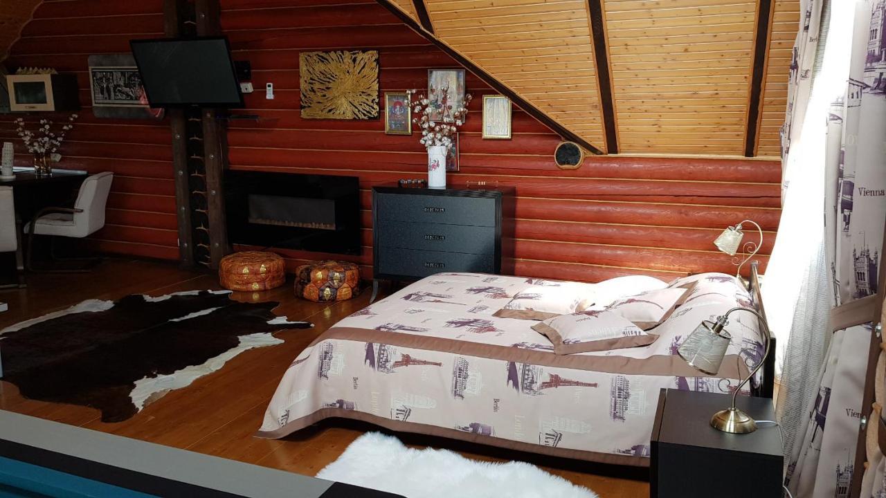 Luxury Villa With Pool And Sauna แชร์นิฟซี ภายนอก รูปภาพ