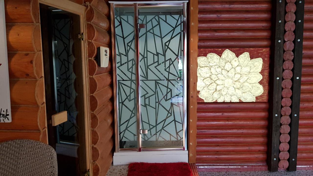 Luxury Villa With Pool And Sauna แชร์นิฟซี ภายนอก รูปภาพ