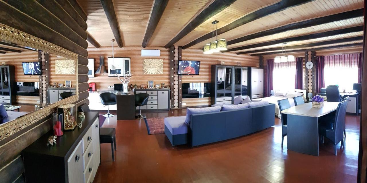 Luxury Villa With Pool And Sauna แชร์นิฟซี ภายนอก รูปภาพ
