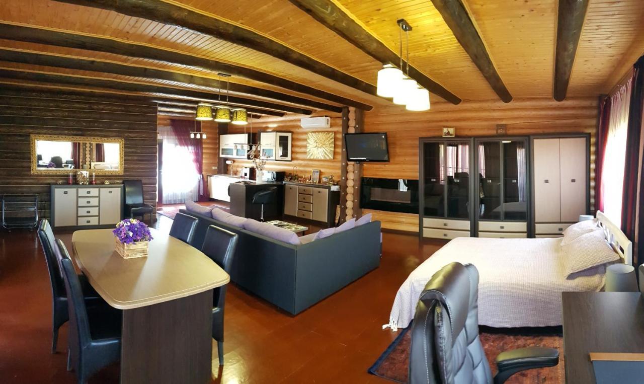 Luxury Villa With Pool And Sauna แชร์นิฟซี ภายนอก รูปภาพ