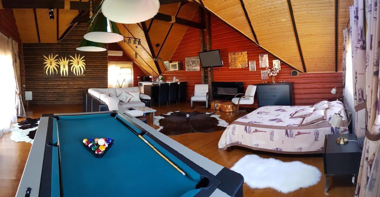 Luxury Villa With Pool And Sauna แชร์นิฟซี ภายนอก รูปภาพ