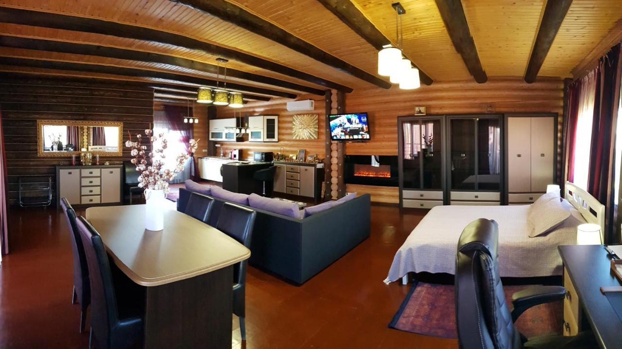 Luxury Villa With Pool And Sauna แชร์นิฟซี ภายนอก รูปภาพ