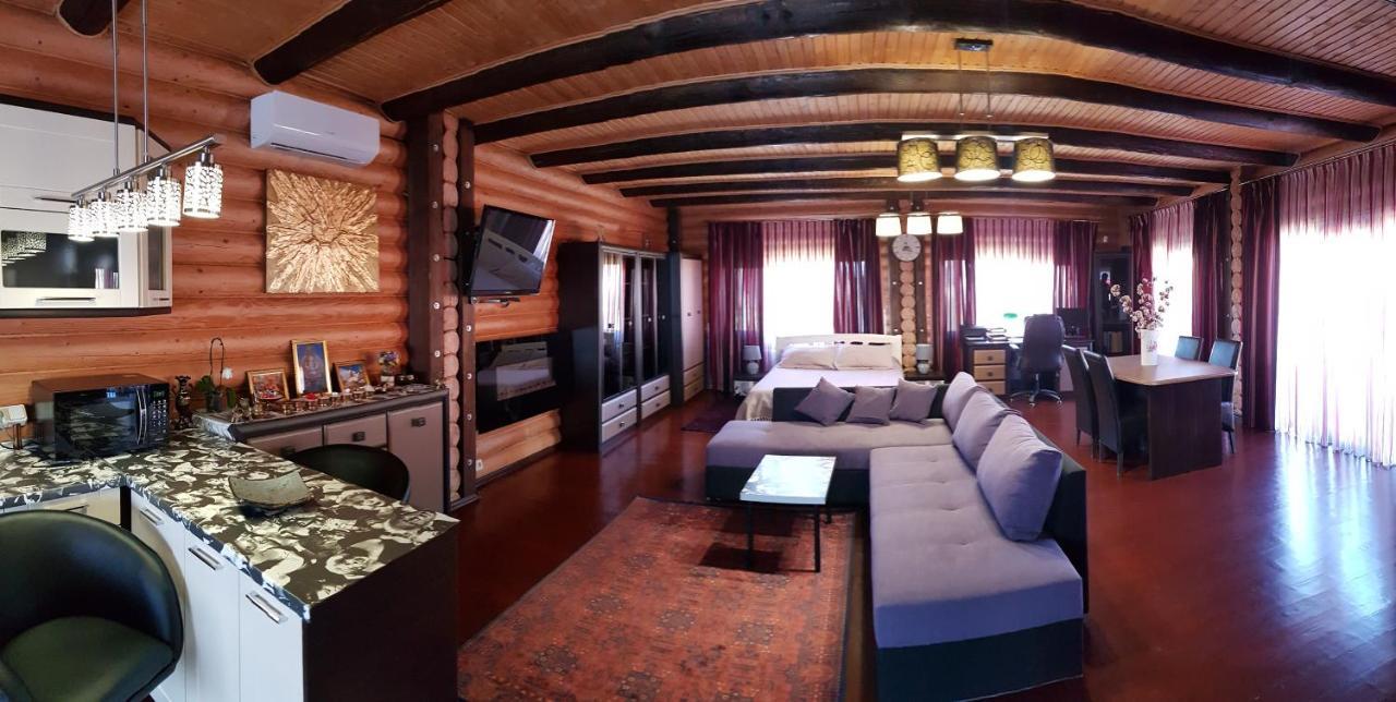 Luxury Villa With Pool And Sauna แชร์นิฟซี ภายนอก รูปภาพ