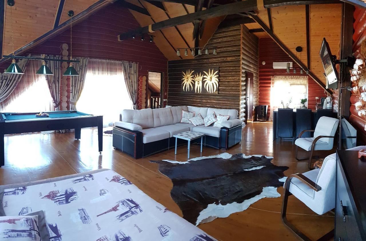 Luxury Villa With Pool And Sauna แชร์นิฟซี ภายนอก รูปภาพ